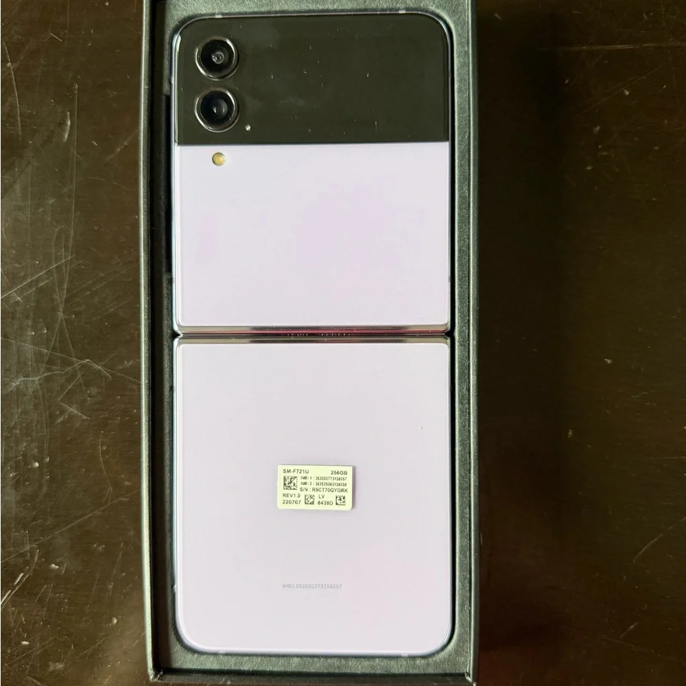 Samsung Galaxy Z Flip Phone NEW